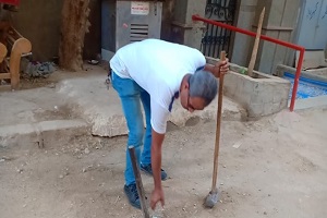 حملة لرفع الحواجز الحديدية بالحي