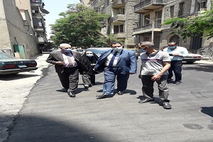 متابعة تنفيذ خطة الرصف والتطوير بشوارع الحى