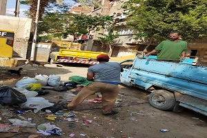 تكثيف حملات النظافة لرفع المخلفات والقمامه ببعض شوارع الحي