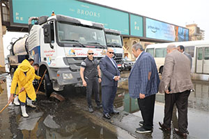 محافظ القاهرة يتفقد عدداً من أحياء العاصمة لمتابعة رفع تراكمات الأمطار