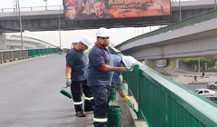 إصلاح ودهان الأسوار الحديدية بكوبري العباسيه