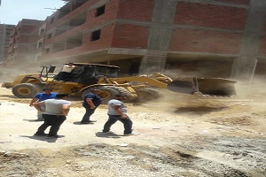 حملة مكبرة لإزالة البناء المخالف بدون تراخيص في حي المقطم