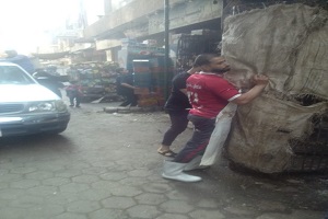 حي دار السلام يشن حملـة لرفع الإشغالات