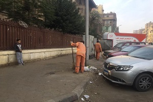 مراجعة أعمال النظافة حول مدارس الحي