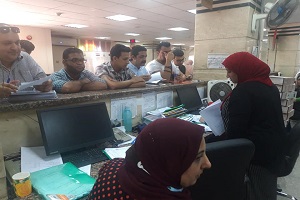 رئيس الحي يتفقد سير العمل بالمركز التكنولوجي بالحي 