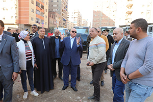 محافظ القاهرة يتفقد رفع تراكمات مخلفات بناء بمنطقة الأربعين بالبساتين