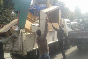 إيقاف أعمال بناء مخالف بالأباجية ورفع إشغالات من ميدان "السيدة نفيسة" فى حى الخليفة