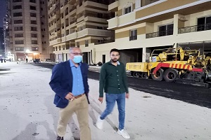 متابعة أعمال التطوير بشوارع الحي  