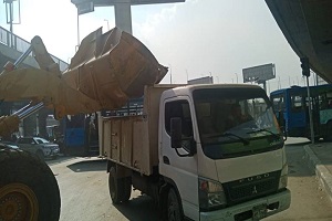 حملة نظافة بميدان عبد المنعم رياض