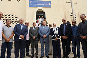 محافظ القاهرة يتفقد بدء الدراسة في مدرسة الفواخير بمصر القديمة