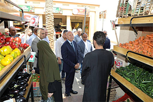 محافظ القاهرة يتفقد أعمال تسكين الباعة بسوق عمار بن ياسر الحضاري
