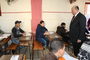 محافظ القاهرة يتابع سير امتحانات منتصف العام للشهادة الإعدادية