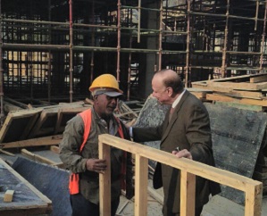 محافظ القاهرة يتفقد جراج روكسي