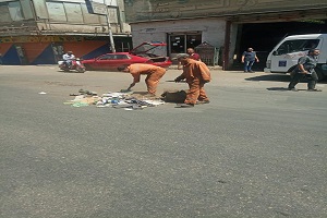 حملة لرفع الإشغالات بالحي