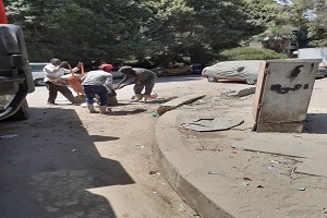 حملة نظافه مكبرة لرفع المخلفات وتجريد الأتربة والقمامة بشوارع المعادي