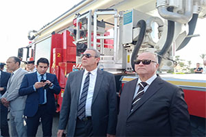 محافظ القاهرة ومدير الأمن يشرفان على إطفاء حريق مبنى الخدمات بجوار جهاز 15 مايو 