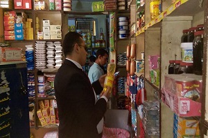 حي 15 مايو يشن حملات مكبرة على المجمعات الإستهلاكيه