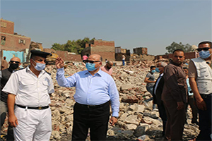 محافظ القاهرة يتفقد الأعمال الجارية لإزالة منطقة عزبة أبو قرن العشوائية