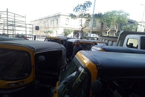 ضبط 4 تكاتك بحي عابدين