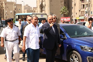 محافظ القاهرة يقود حملة لتطهير عشوائيات الحي العاشر بمدينة نصر