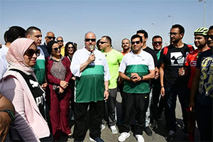 وزير الرياضة ومحافظ القاهرة يُطلقان إشارة بدء أكبر ماراثون للدراجات الهوائية