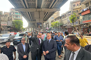 محافظ القاهرة يتفقد حريق شارع الأزهر بحي الموسكي