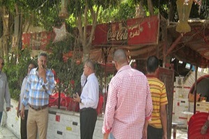 حملات إزالة لحواجز انتظار السيارات ومراكز الدروس الخصوصية بحي المعادي