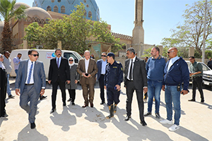 محافظ القاهرة يشرف على عمليات إنقاذ عمال تعرضوا للإختناق أثناء توصيل الصرف الصحي بحلوان