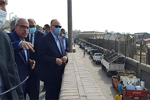 محافظ القاهرة يتفقد أعمال إزالة سوق التونسي القديم بحي الخليفة