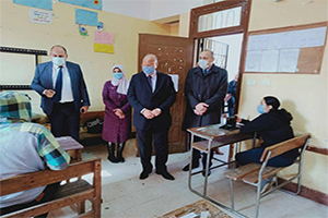 محافظ القاهرة يتفقد إمتحانات الترم الأول للصفين الأول والثاني الثانوي    