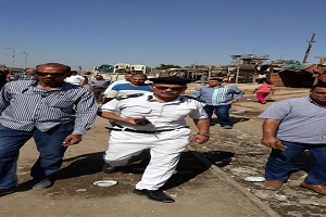 حي الخليفة يشن حملة مكبرة لإزالة الاشغالات