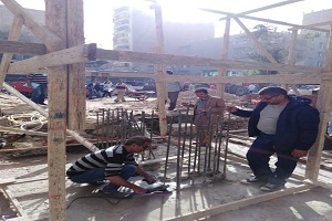 رفع جميع الاشغالات من الباعه الجائلين ومن المحلات والمقاهي