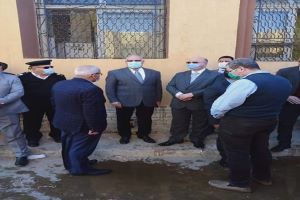 تفقد محافظ القاهرة عمليات إطفاء الحريق الذى نشب بورشة صيانة بمنطقة السكة البيضاء