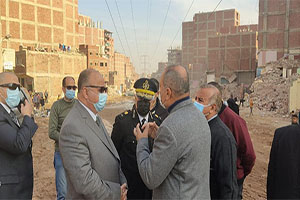 محافظ القاهرة يتفقد أعمال إزالة العقارات المعوقه لإنشاء محور الوفاء والأمل بعزبة الهجانة