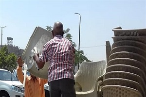 رفع الإشغالات ومطاردة الكلاب الضالة في حملة بـ طرة