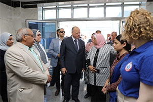 محافظ القاهرة يتفقد فعاليات «١٠٠ يوم صحة» بمدينة الخيالة