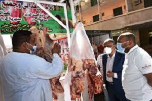 حملات تفتيشيه على منافذ بيع اللحوم ومحلات السوبر ماركت والمطاعم