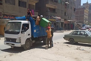 استمرار اعمال نظافة وتجريد محور الفريق عرابي بحي السلام أول