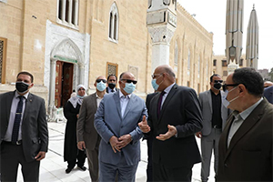 محافظ القاهرة يتفقد مسجد الحسين والمنطقة المحيطة بعد الانتهاء من التطوير