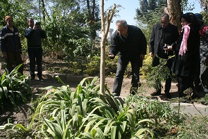 اللواء وليد عبد الحميد يتفقد مشتل روض الفرج الزراعي