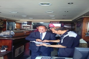 فحص رخص نشاط المحلات بالحى 