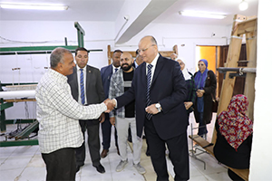 محافظ القاهرة يتفقد مدينة الأسمرات لمتابعة توافر الخدمات المقدمة للمواطنين القاطنين بها