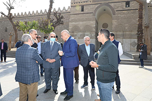 محافظ القاهرة يتفقد أعمال التطوير بالقاهرة التاريخية