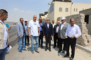 محافظ القاهرة يتفقد 40 معرضا وبازار لمنتجات قرية الفواخير