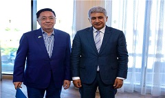 وزير السياحة والآثار يلتقي سفير دولة كازاخستان بالقاهرة