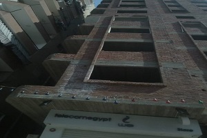 حي دار السلام يوقف أعمال بناء مخالف بشارع زيدان