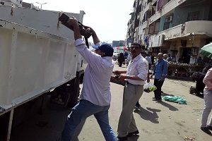 حصر بائعى سوق الخميس القديم لنقلهم