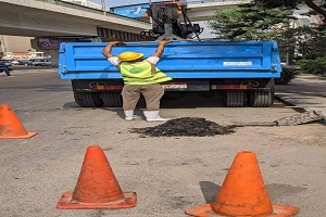 رفع كفاءة شبكة الصرف الصحي وأعمال النظافة بنطاق الحي