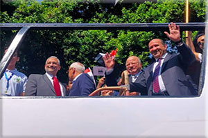 محافظ القاهرة يتفقد الأوتوبيس المكشوف للترويج للمبادرة الوطنية للمشروعات الخضراء الذكية