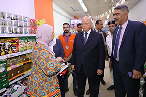 محافظ القاهرة يتفقد عدد من أسواق ومنافذ بيع السلع بالمنطقة الجنوبية